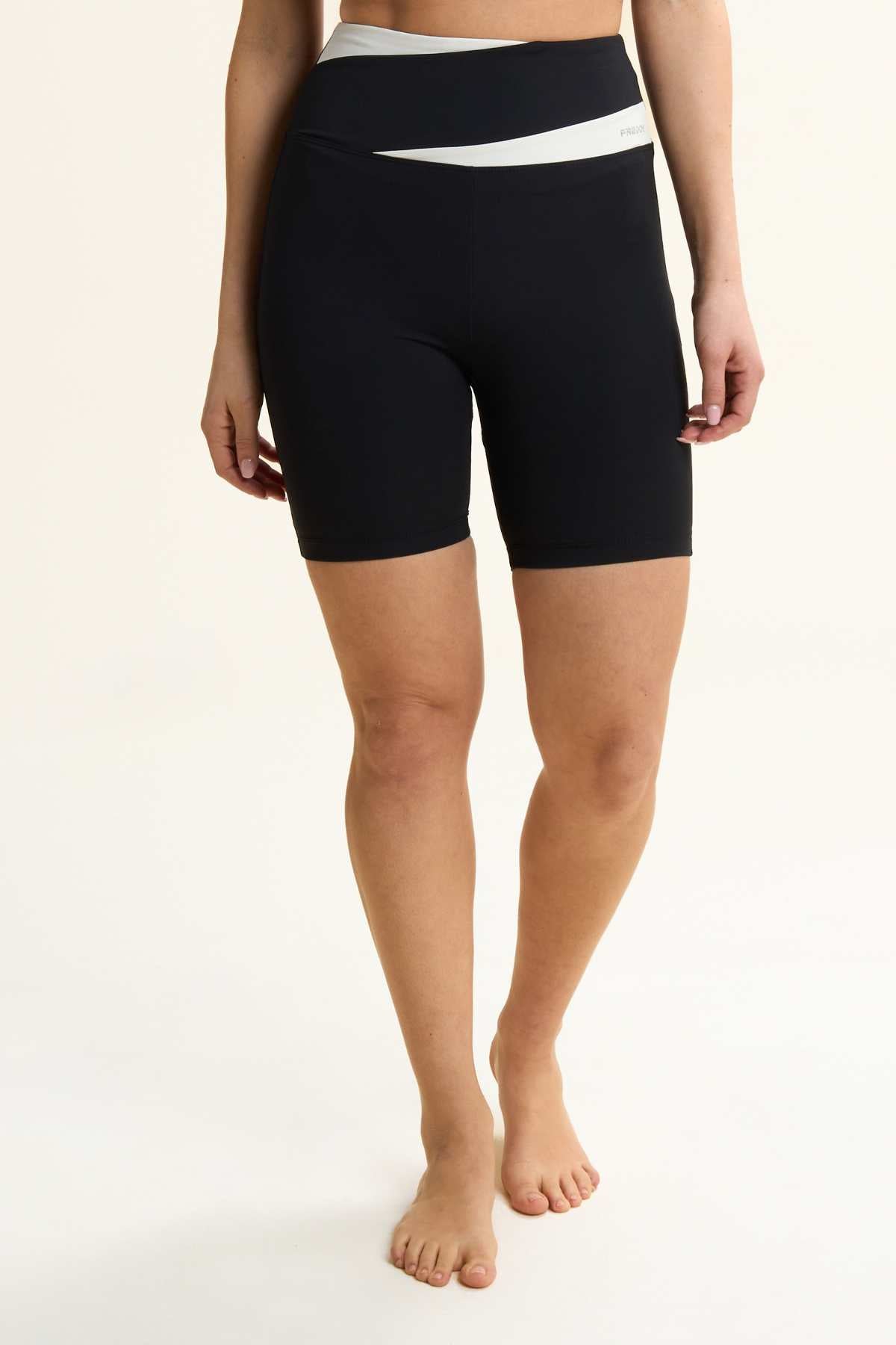 Active DIWO High Rise Fitness Shorts Black & White Crossband Detail – view 2