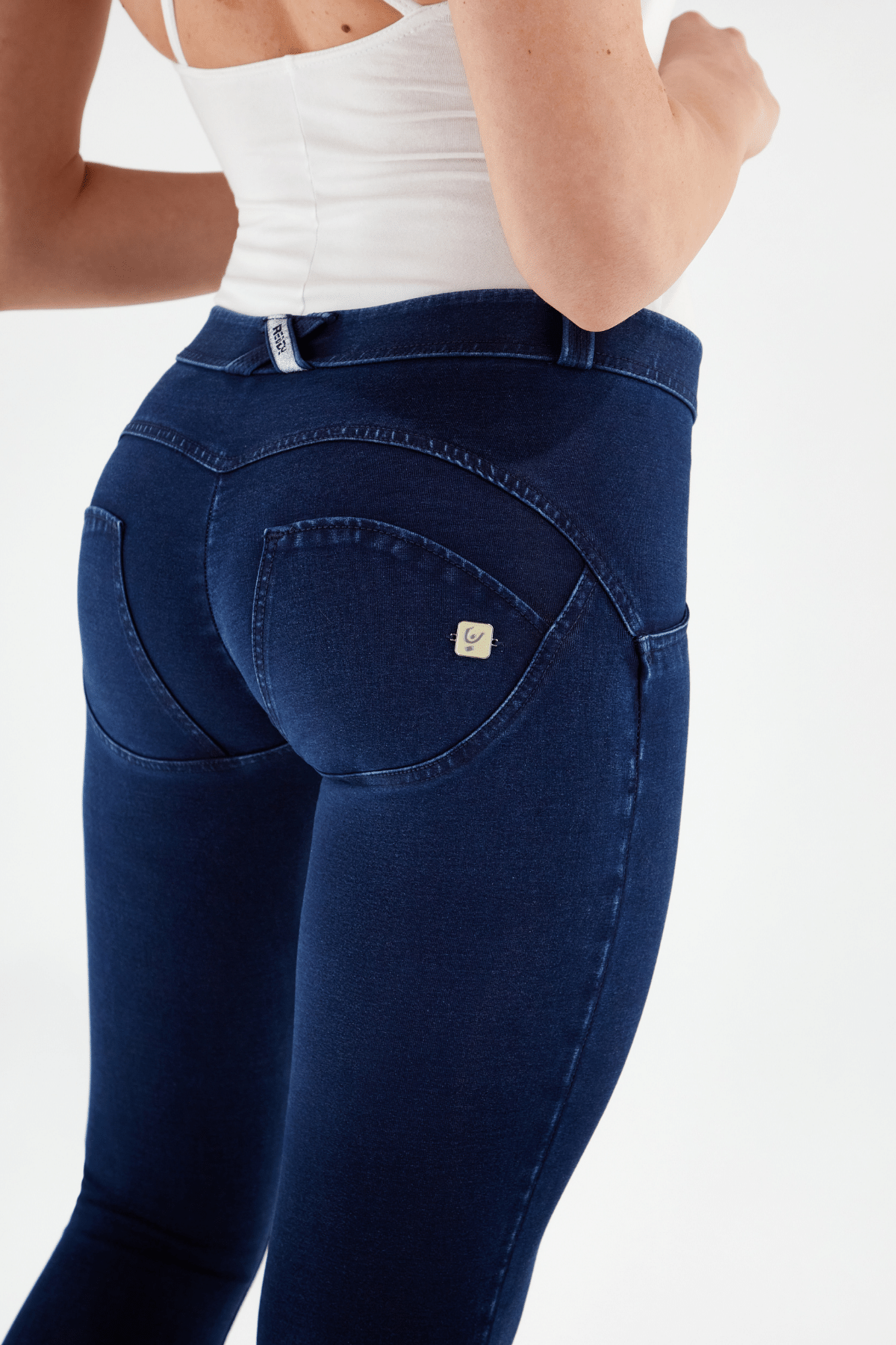 Dark Denim Skinny Shaping Jeans – Mid Rise, Ankle Length, Blue Stitch