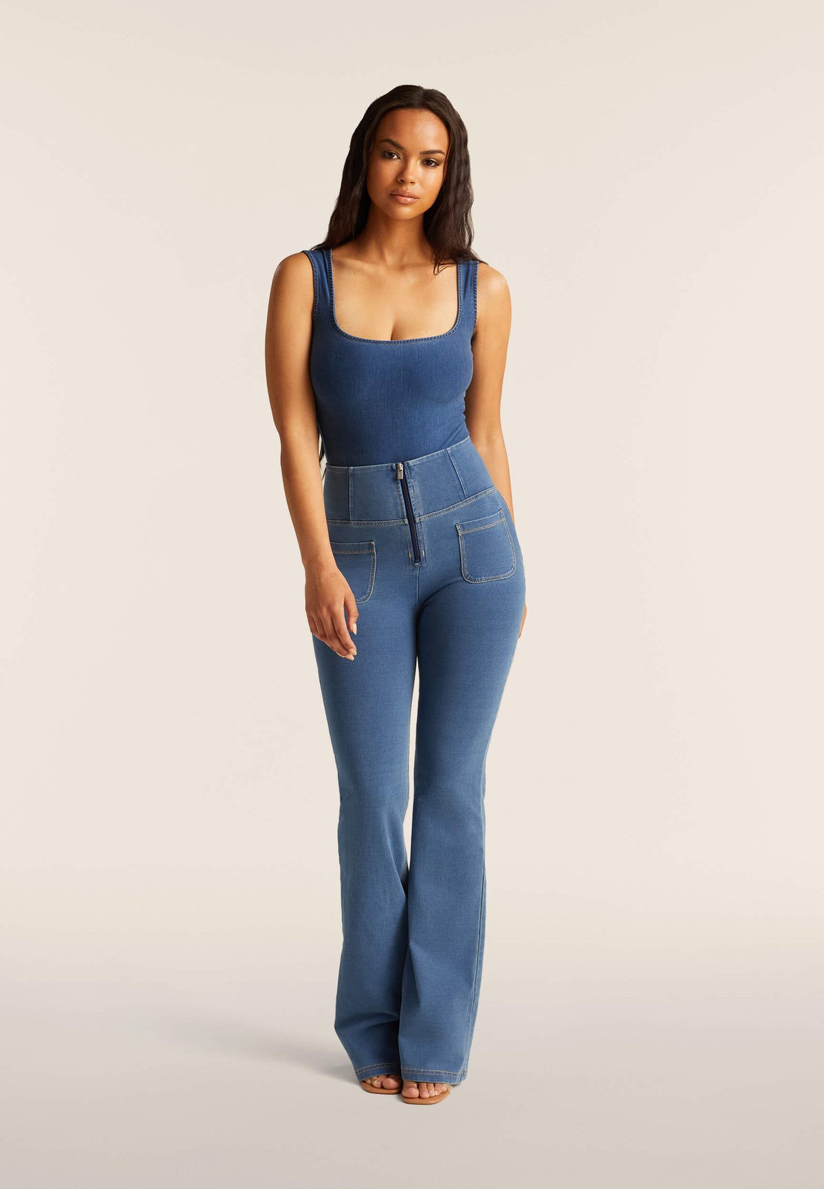 Light Denim Flare Jeans – High Waist – view 7