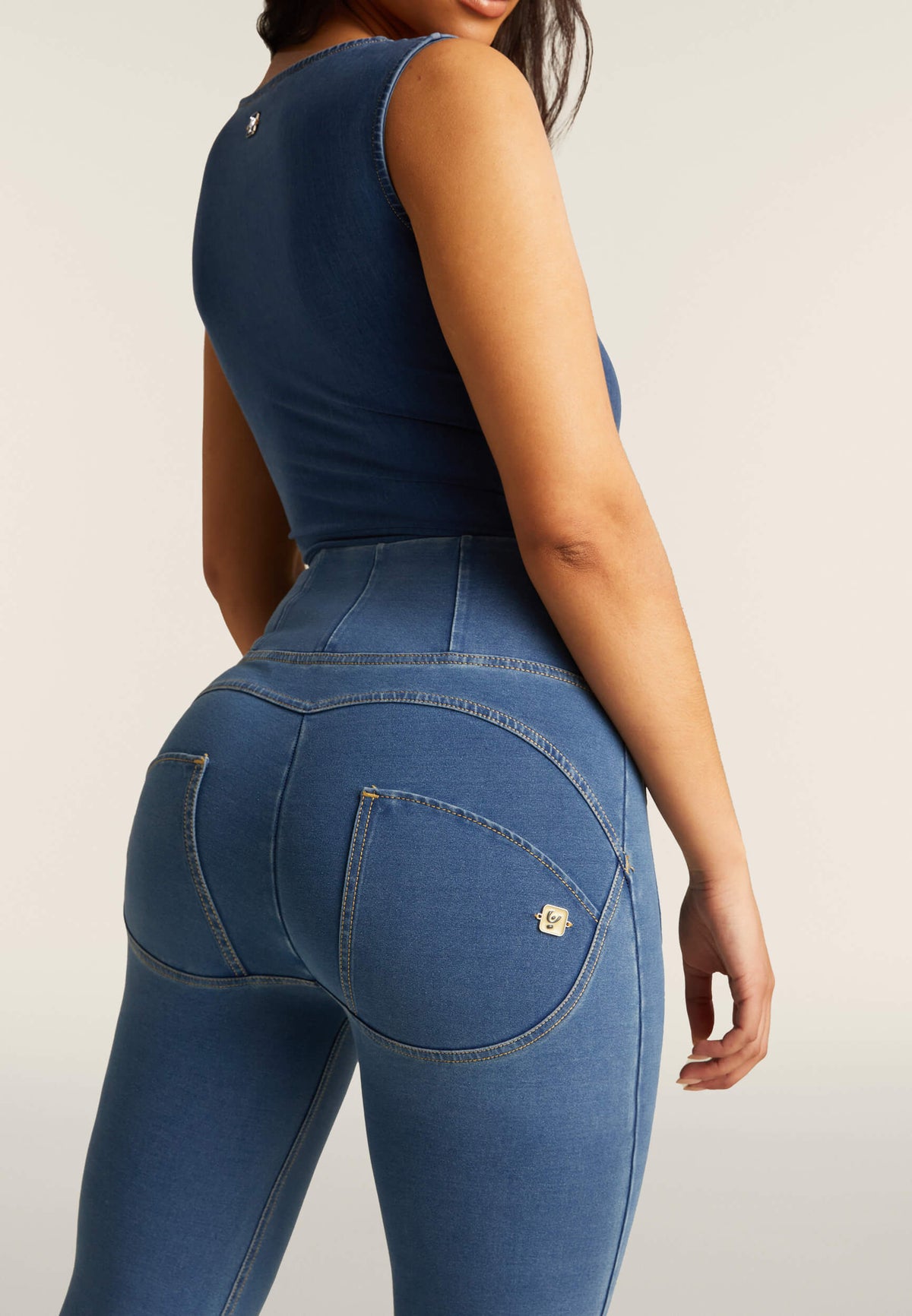 Light Denim Flare Jeans – High Waist – view 5