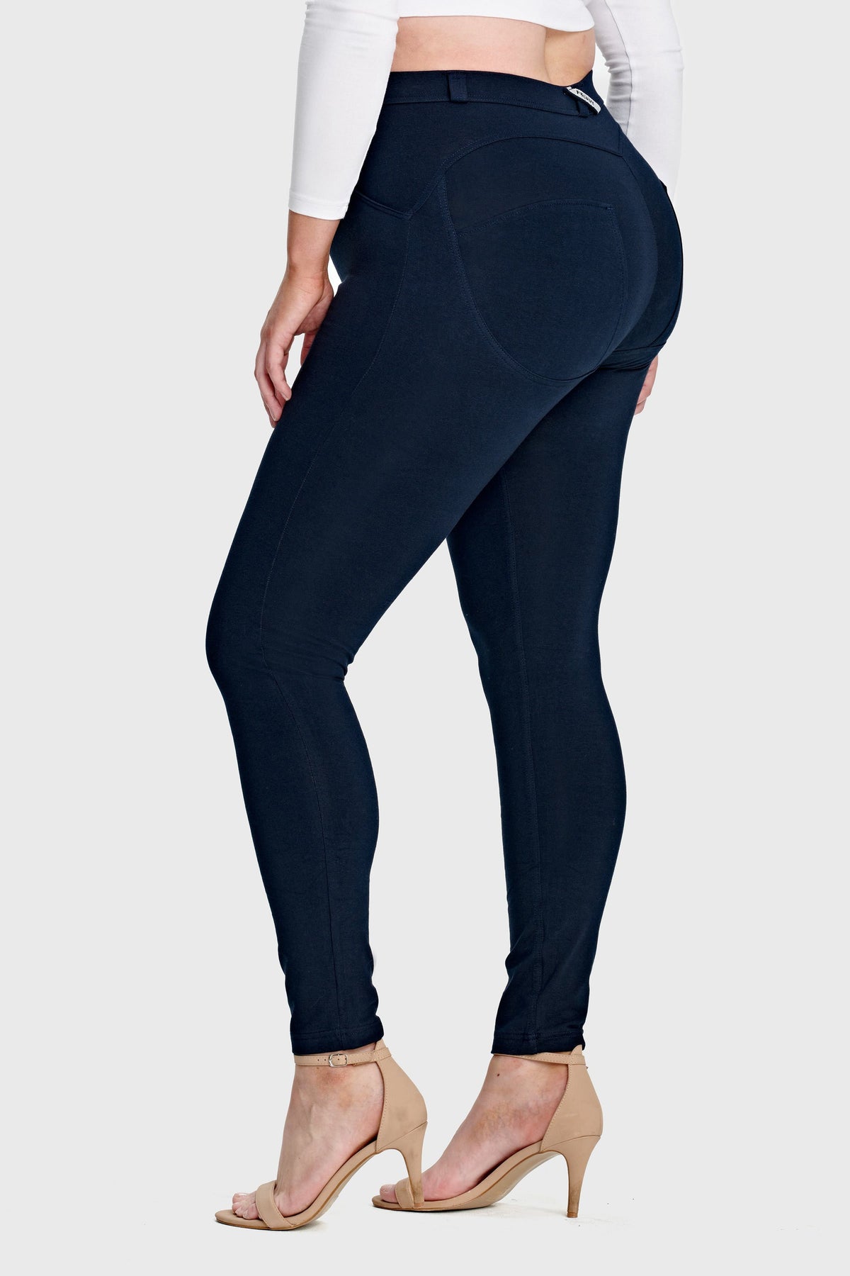 CURVY NAVY BASIC MID-RISE