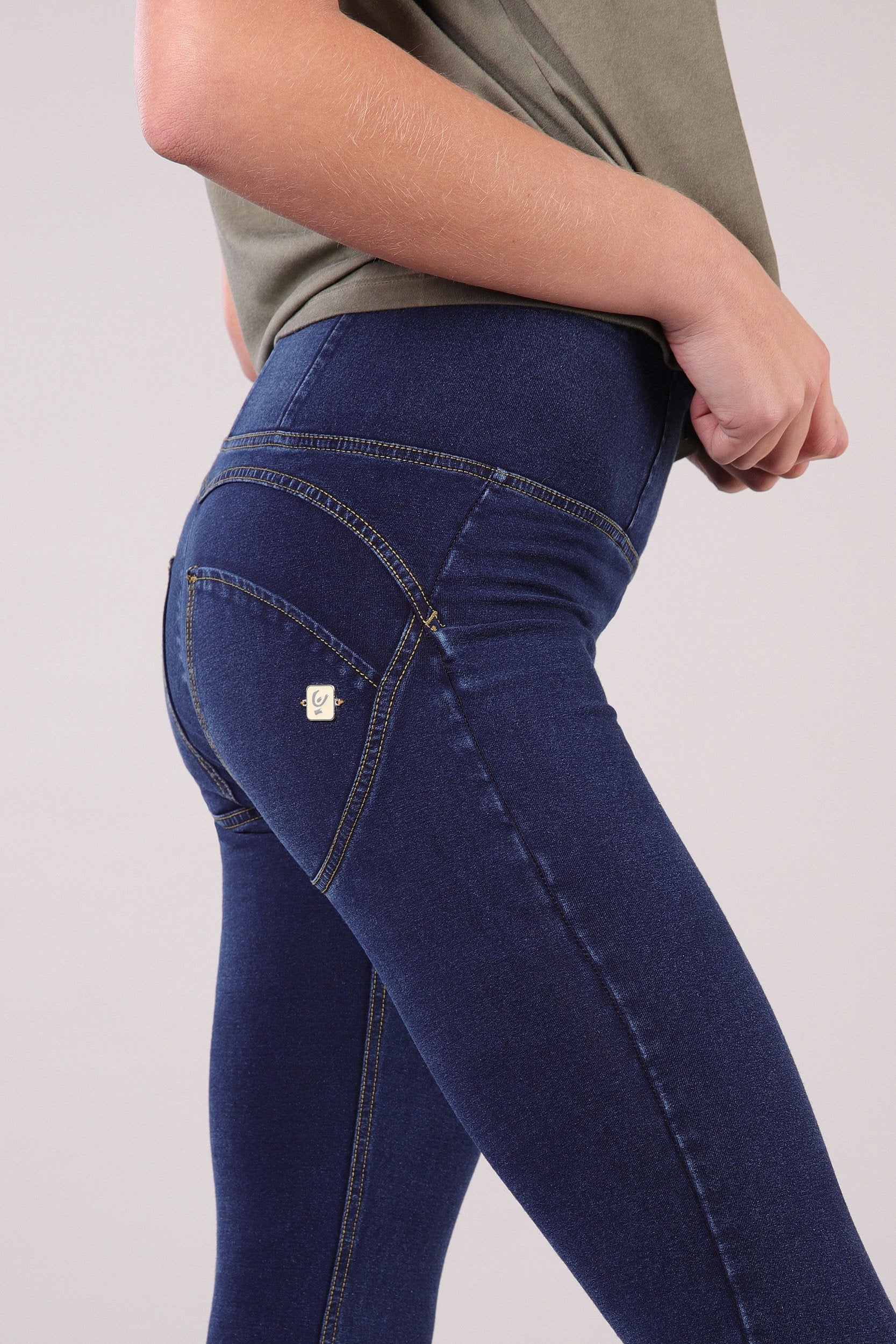 ANKLE LEG DARK DENIM YELLOW STITCH HIGH RISE ORGANIC