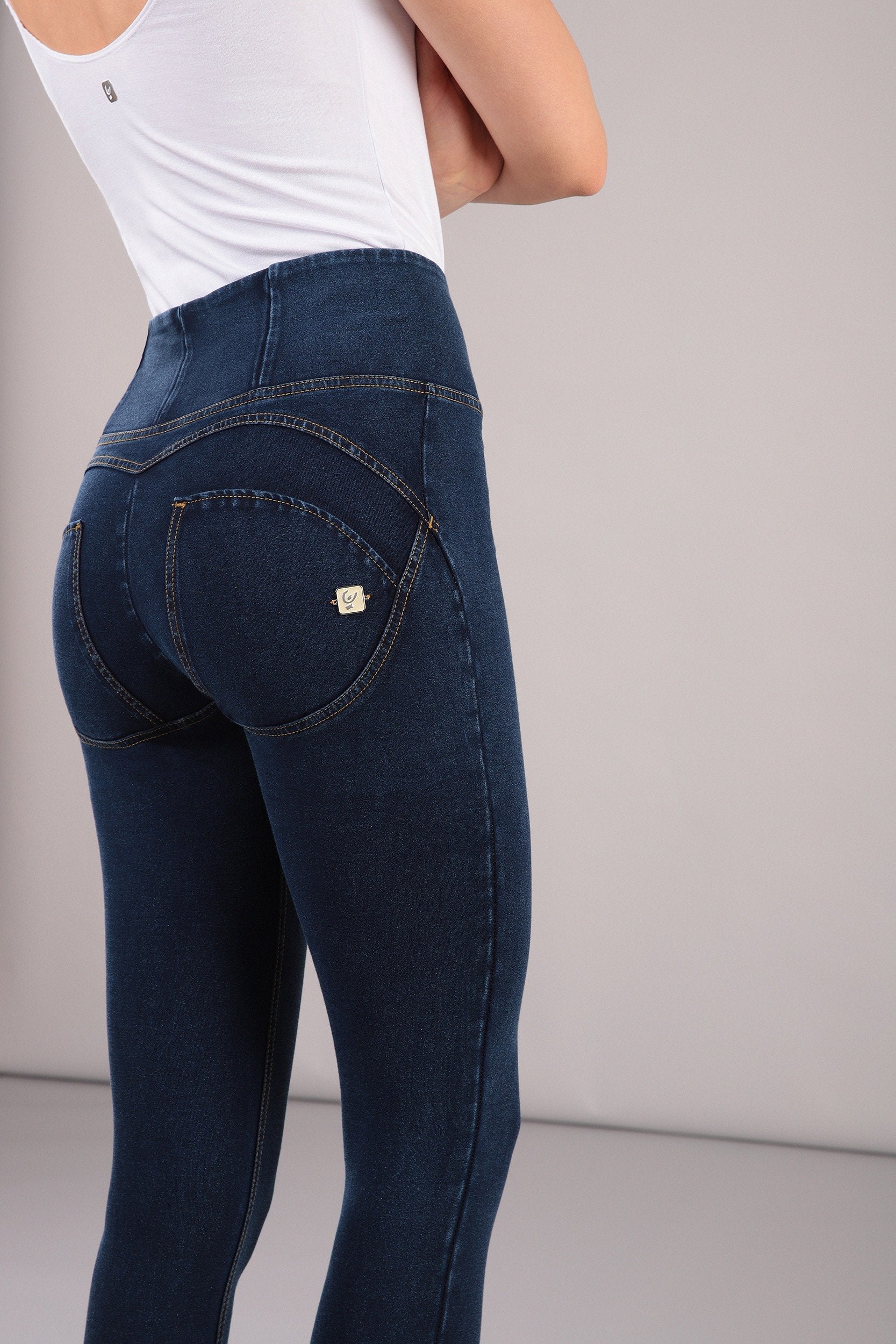 ANKLE LEG DARK DENIM YELLOW STITCH HIGH RISE ORGANIC