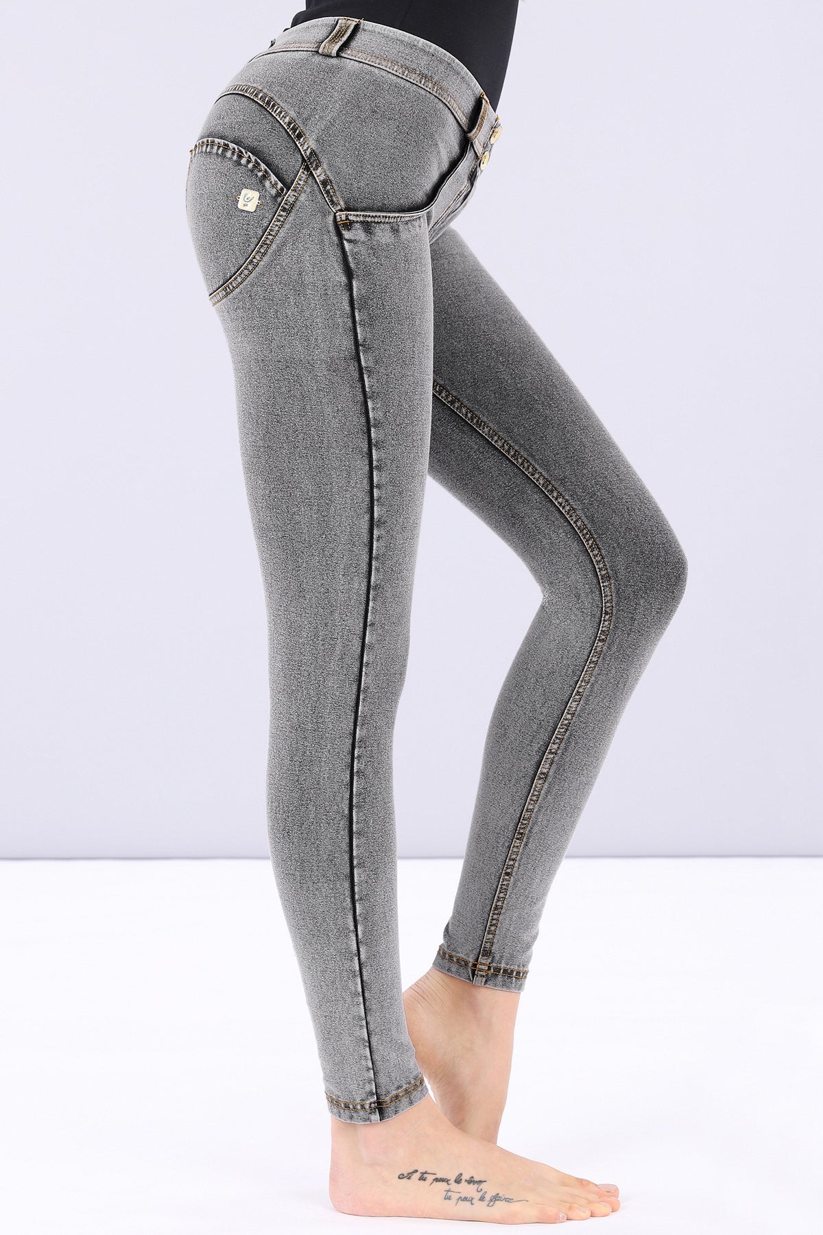 WASHED GREY DENIM MID-RISE 7/8 ANKLE