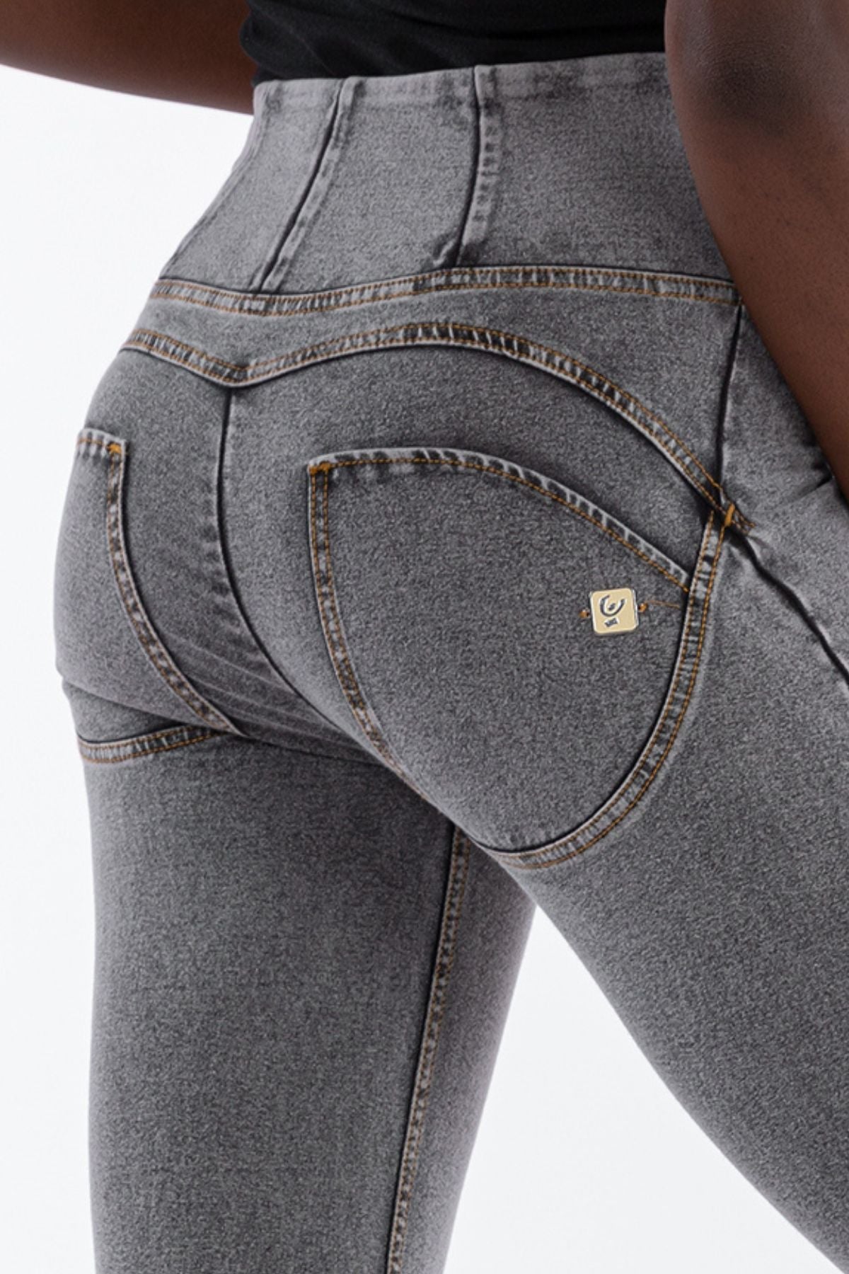 ANKLE LEG CURVY GREY DENIM HIGH RISE